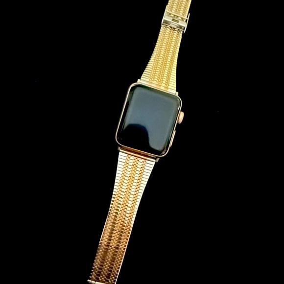 Apple Watch Series 3 *includes charger* - Picture 1 of 5
